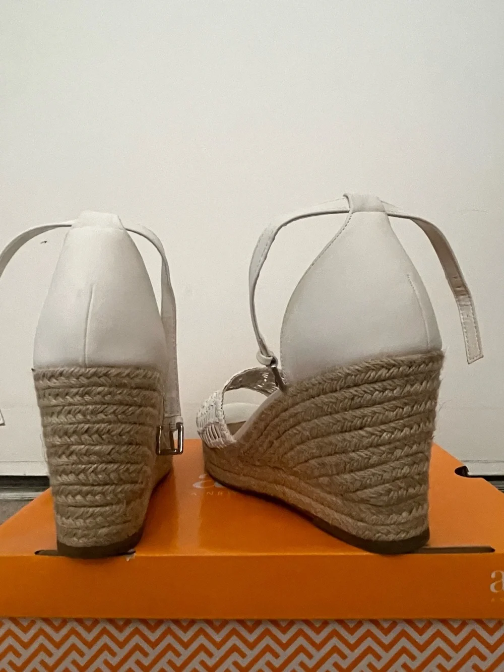 a.n.a woven upper